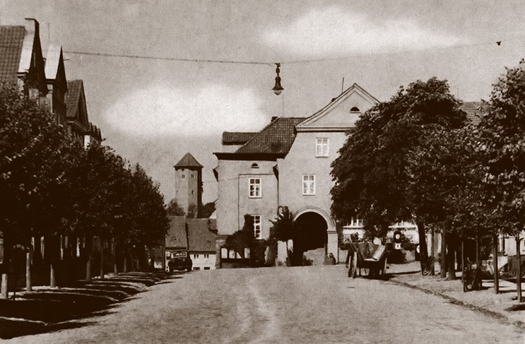 Иллюстрация к книге — Щит и меч Кенигсберга. Альбом [i_233.jpg]