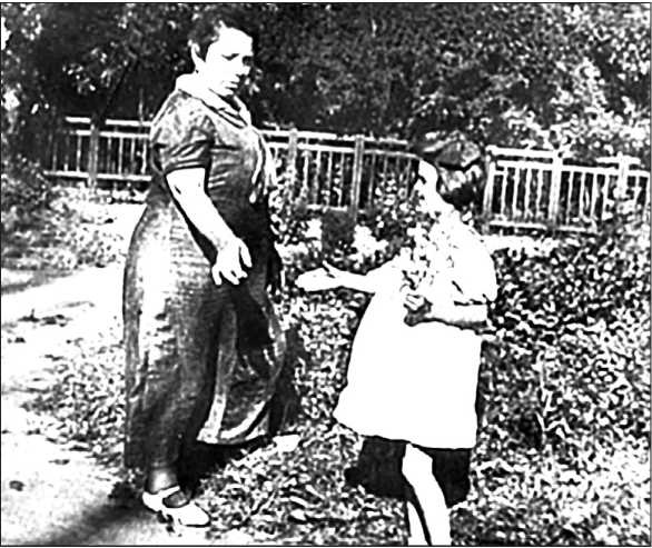 Иллюстрация к книге — Блокадные будни одного района Ленинграда [i_084.jpg]