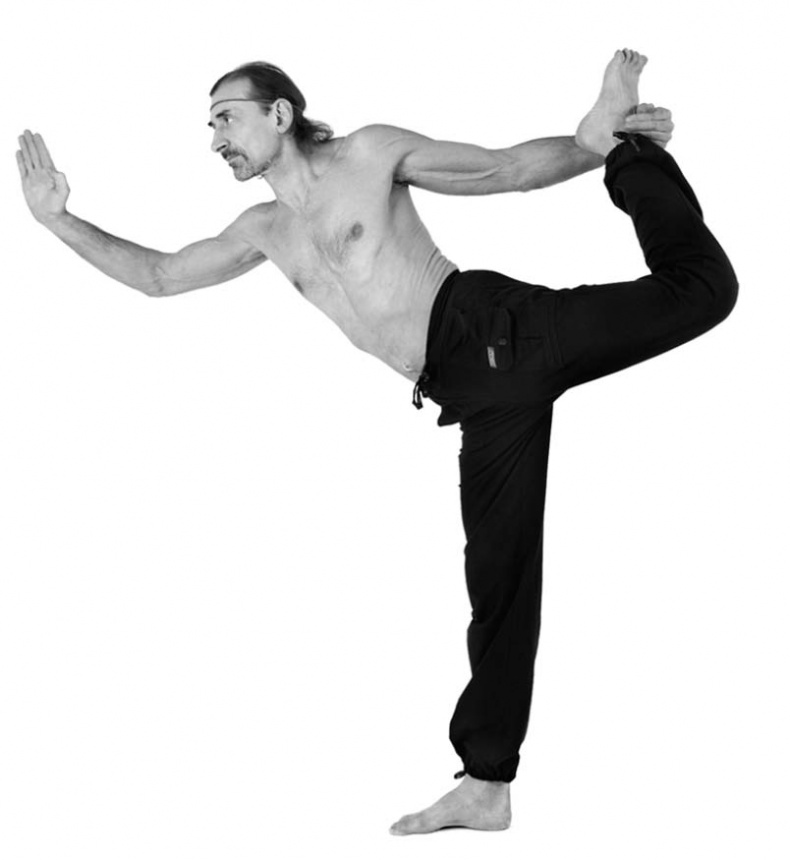 Иллюстрация к книге — Йога. Лучшие упражнения для каждого лунного дня. Сила Луны для здоровья и удачи [i_147.jpg]