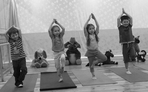 Иллюстрация к книге — Детская оздоровительная йога [i_001.jpg]