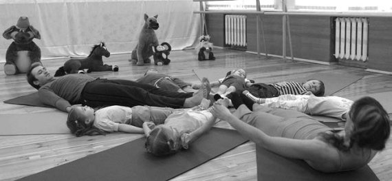 Иллюстрация к книге — Детская оздоровительная йога [i_102.jpg]