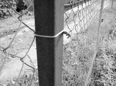 Иллюстрация к книге — Забор, ограда, калитка на дачном участке. Строим своими руками [i_057.jpg]