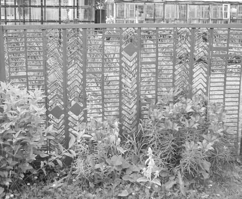 Иллюстрация к книге — Забор, ограда, калитка на дачном участке. Строим своими руками [i_086.jpg]