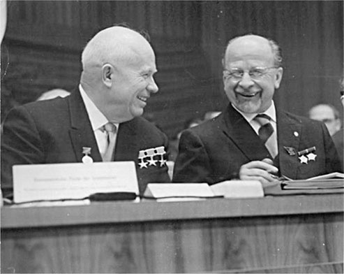 Иллюстрация к книге — Люди былой империи (сборник) [i_036.jpg]