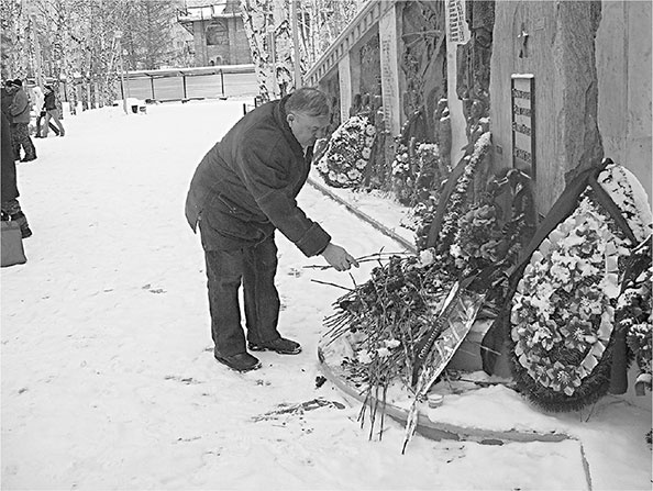 Иллюстрация к книге — Люди былой империи (сборник) [i_127.jpg]