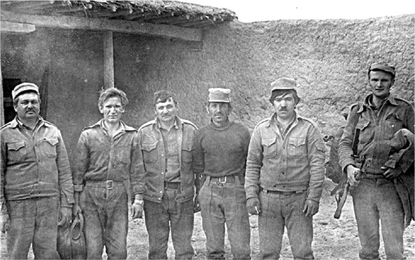 Иллюстрация к книге — Люди былой империи (сборник) [i_130.jpg]