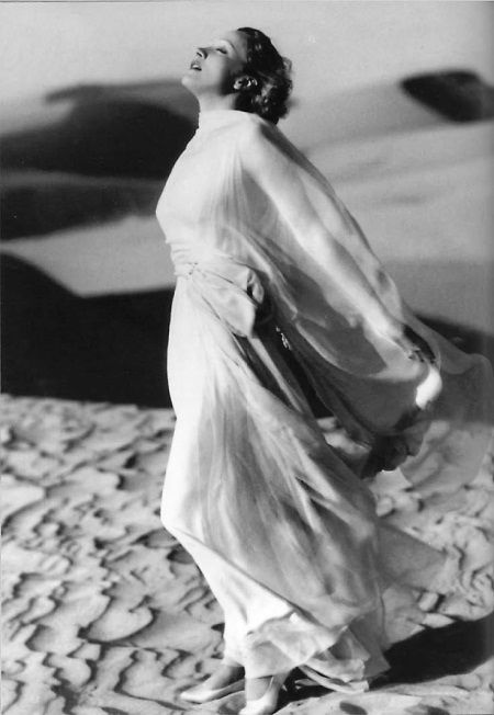 Иллюстрация к книге — Марлен Дитрих [i_033.jpg]