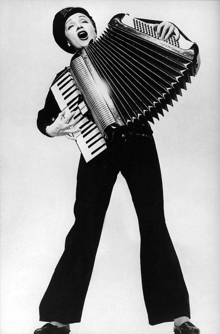 Иллюстрация к книге — Марлен Дитрих [i_068.jpg]