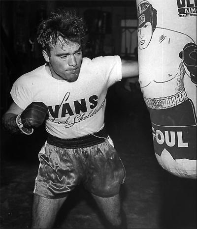 Иллюстрация к книге — Эдит Пиаф [_47.jpg]