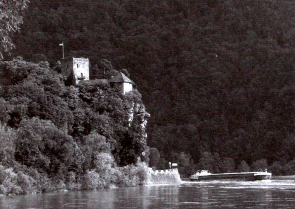 Иллюстрация к книге — Новые тамплиеры. Духовники "черного ордена" [i_018.jpg]