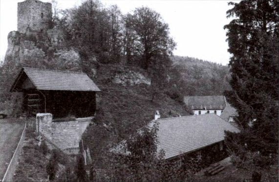 Иллюстрация к книге — Новые тамплиеры. Духовники "черного ордена" [i_019.jpg]