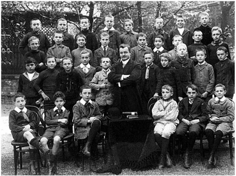 Иллюстрация к книге — Гиммлер. Инквизитор в пенсне [i_008.jpg]