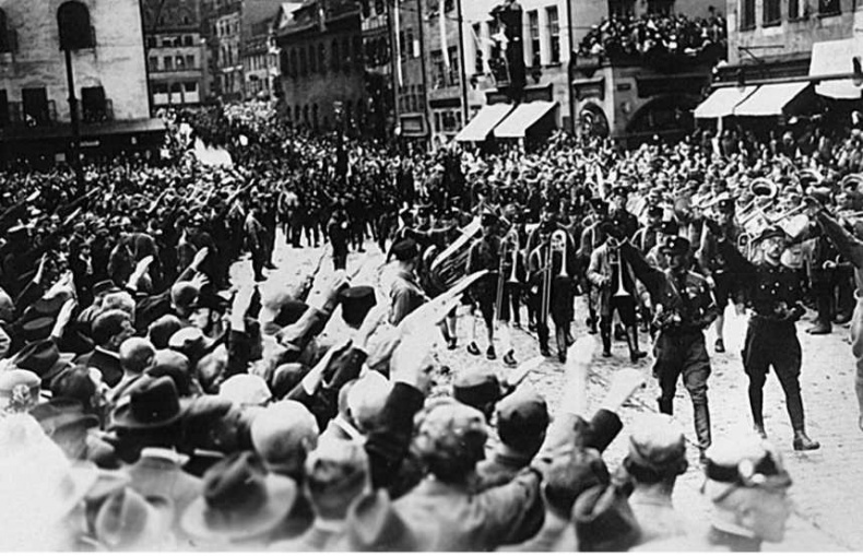 Иллюстрация к книге — Гиммлер. Инквизитор в пенсне [i_012.jpg]