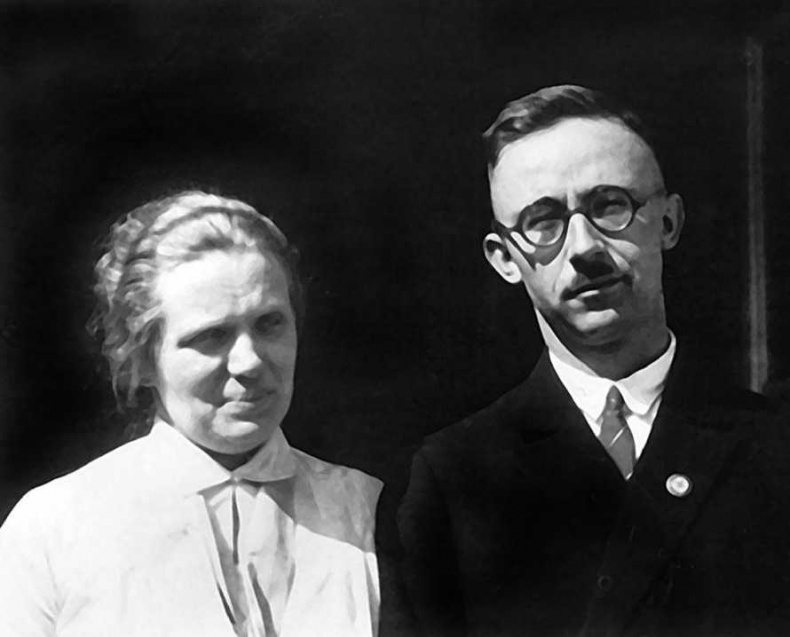 Иллюстрация к книге — Гиммлер. Инквизитор в пенсне [i_018.jpg]