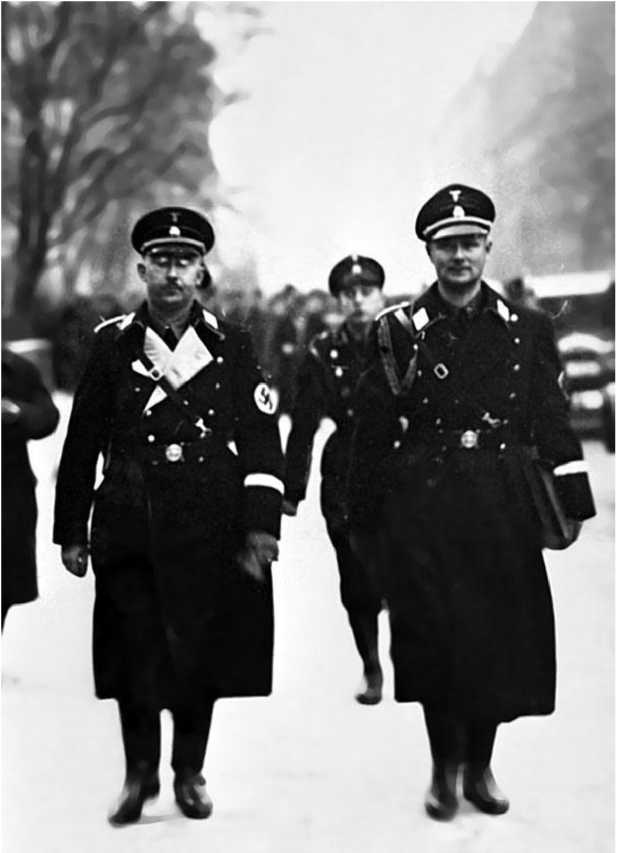 Иллюстрация к книге — Гиммлер. Инквизитор в пенсне [i_029.jpg]