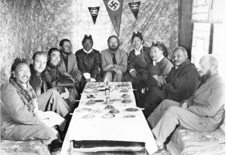 Иллюстрация к книге — Тибетская экспедиция СС. Правда о тайном немецком проекте [i_045.jpg]