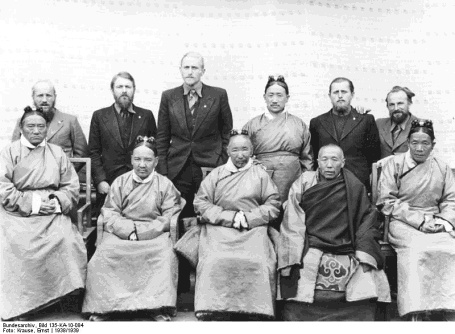 Иллюстрация к книге — Тибетская экспедиция СС. Правда о тайном немецком проекте [i_046.jpg]