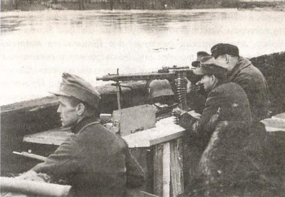 Иллюстрация к книге — Последняя крепость Рейха [i_016.jpg]