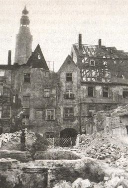 Иллюстрация к книге — Последняя крепость Рейха [i_033.jpg]