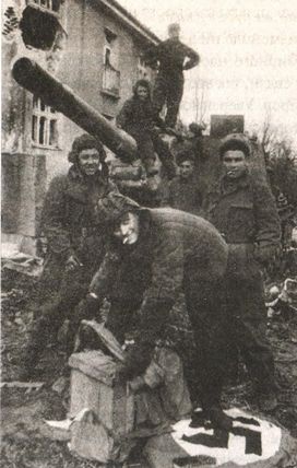 Иллюстрация к книге — Последняя крепость Рейха [i_061.jpg]