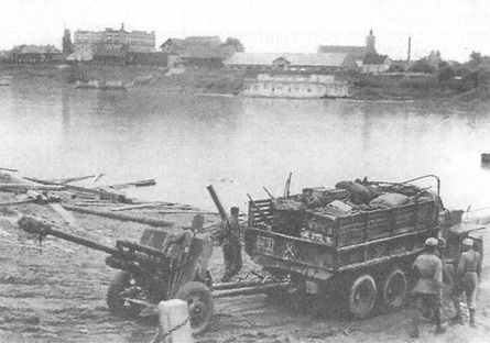 Иллюстрация к книге — 100 дней в кровавом аду. Будапешт - "дунайский Сталинград"? [i_011.jpg]