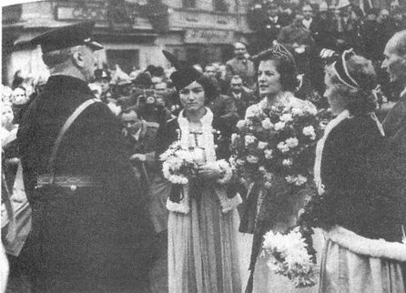 Иллюстрация к книге — 100 дней в кровавом аду. Будапешт - "дунайский Сталинград"? [i_021.jpg]