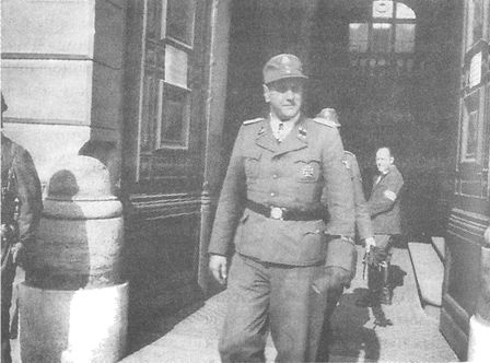 Иллюстрация к книге — 100 дней в кровавом аду. Будапешт - "дунайский Сталинград"? [i_024.jpg]