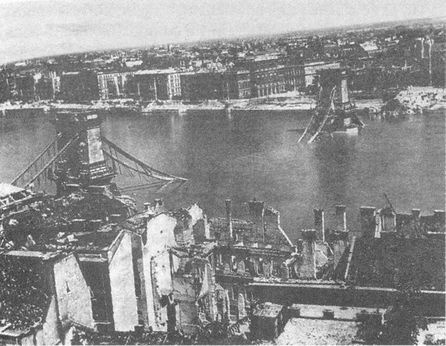 Иллюстрация к книге — 100 дней в кровавом аду. Будапешт - "дунайский Сталинград"? [i_088.jpg]