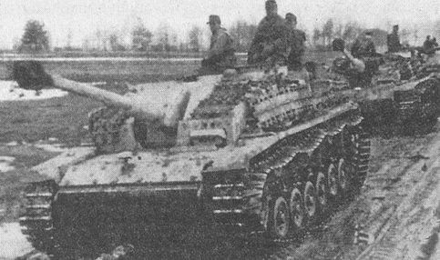 Иллюстрация к книге — Последнее наступление Гитлера. Разгром танковой элиты Рейха [i_022.jpg]