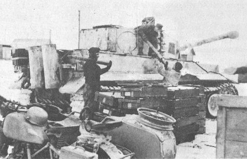 Иллюстрация к книге — Последнее наступление Гитлера. Разгром танковой элиты Рейха [i_058.jpg]