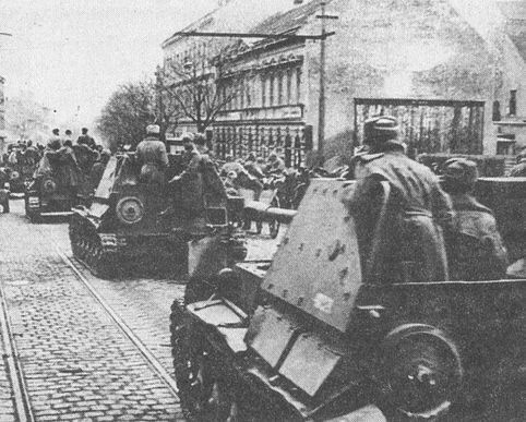 Иллюстрация к книге — Последнее наступление Гитлера. Разгром танковой элиты Рейха [i_066.jpg]