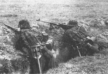 Иллюстрация к книге — "Фаустники" в бою [i_030.jpg]