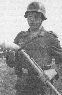 Иллюстрация к книге — "Фаустники" в бою [i_044.jpg]