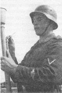 Иллюстрация к книге — "Фаустники" в бою [i_045.jpg]