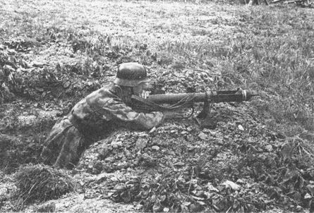 Иллюстрация к книге — "Фаустники" в бою [i_060.jpg]