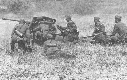 Иллюстрация к книге — "Фаустники" в бою [i_073.jpg]