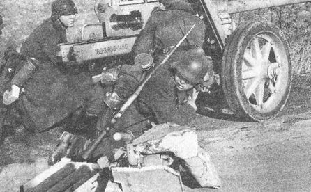 Иллюстрация к книге — "Фаустники" в бою [i_084.jpg]