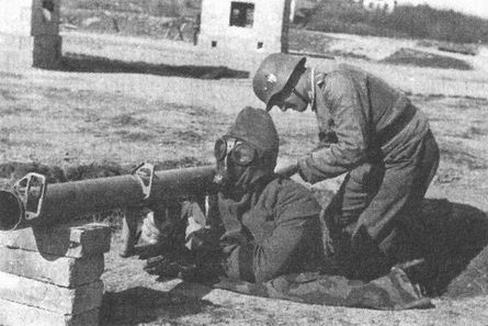 Иллюстрация к книге — "Фаустники" в бою [i_106.jpg]