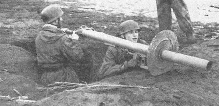 Иллюстрация к книге — "Фаустники" в бою [i_113.jpg]