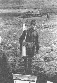 Иллюстрация к книге — "Фаустники" в бою [i_114.jpg]