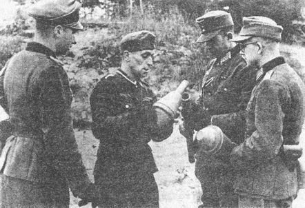 Иллюстрация к книге — "Фаустники" в бою [i_116.jpg]