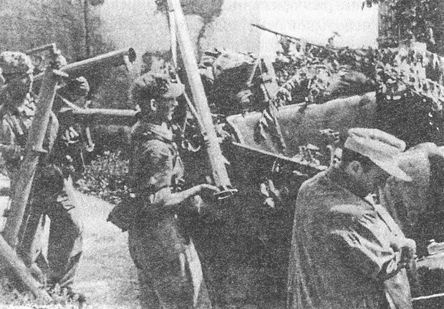 Иллюстрация к книге — "Фаустники" в бою [i_119.jpg]