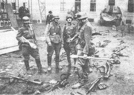 Иллюстрация к книге — "Фаустники" в бою [i_120.jpg]