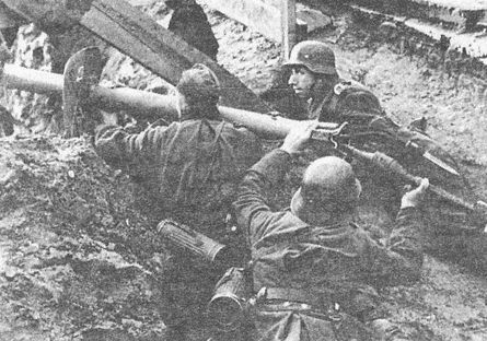 Иллюстрация к книге — "Фаустники" в бою [i_123.jpg]