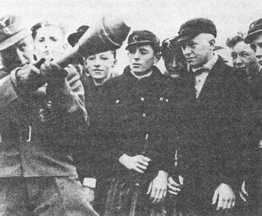 Иллюстрация к книге — "Фаустники" в бою [i_125.jpg]