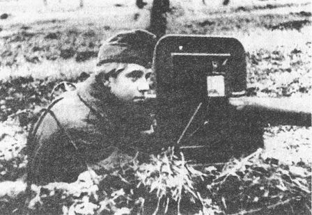 Иллюстрация к книге — "Фаустники" в бою [i_127.jpg]