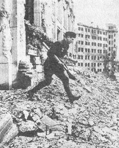 Иллюстрация к книге — "Фаустники" в бою [i_128.jpg]