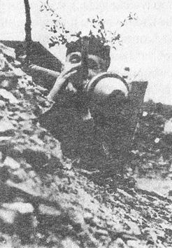 Иллюстрация к книге — "Фаустники" в бою [i_129.jpg]