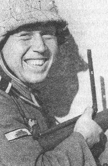 Иллюстрация к книге — "Фаустники" в бою [i_136.jpg]