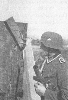 Иллюстрация к книге — "Фаустники" в бою [i_138.jpg]